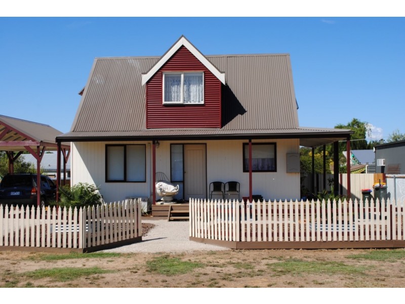 13 Fuller Street, Maryborough VIC 3465