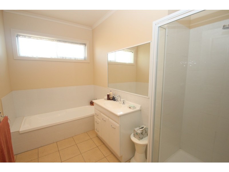 1/8 Backway Court, Maryborough VIC 3465