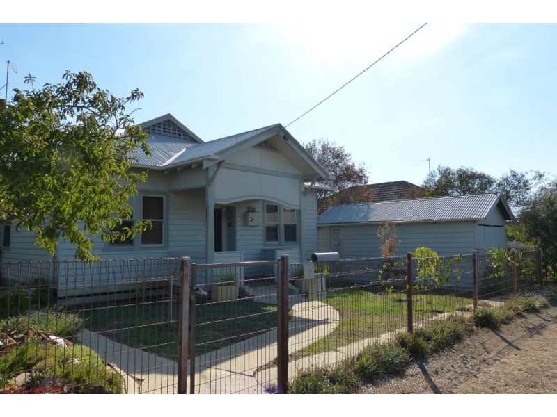 19 Hilton Street, Maryborough VIC 3465