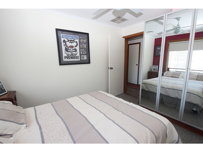 24 McKinnon Road, Dunolly VIC 3472