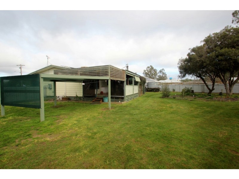 24 McKinnon Road, Dunolly VIC 3472