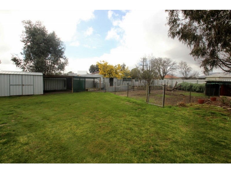 24 McKinnon Road, Dunolly VIC 3472
