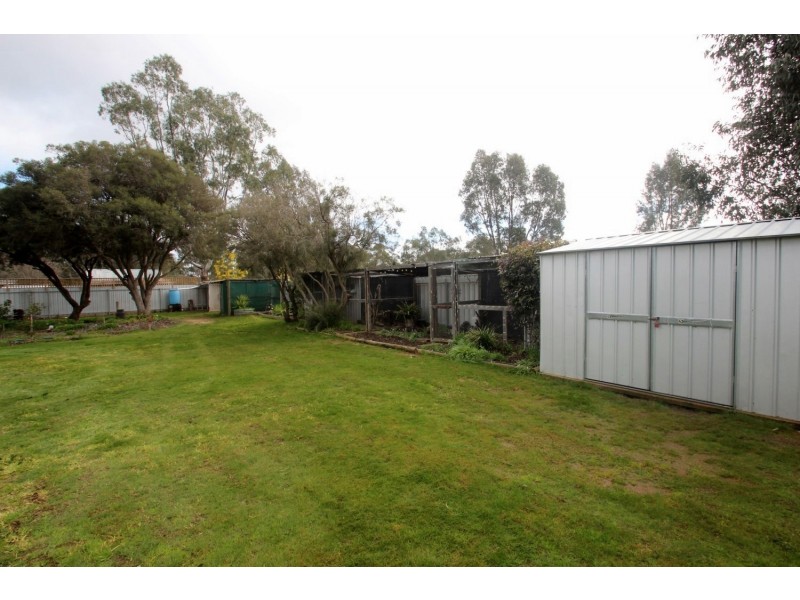 24 McKinnon Road, Dunolly VIC 3472