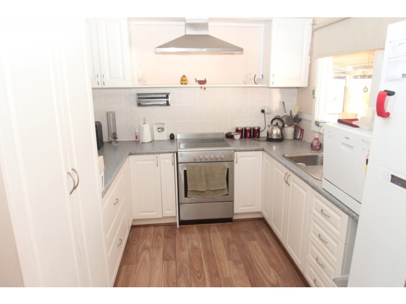 14 Annesly St North, Carisbrook VIC 3464