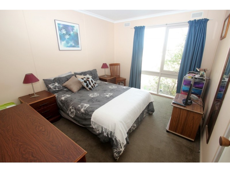 14 Annesly St North, Carisbrook VIC 3464