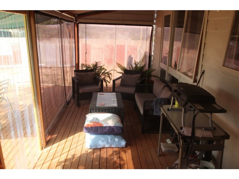 14 Annesly St North, Carisbrook VIC 3464