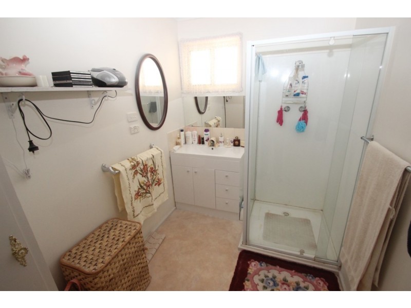 398 Bet Bet Creek Road, Bowenvale VIC 3465