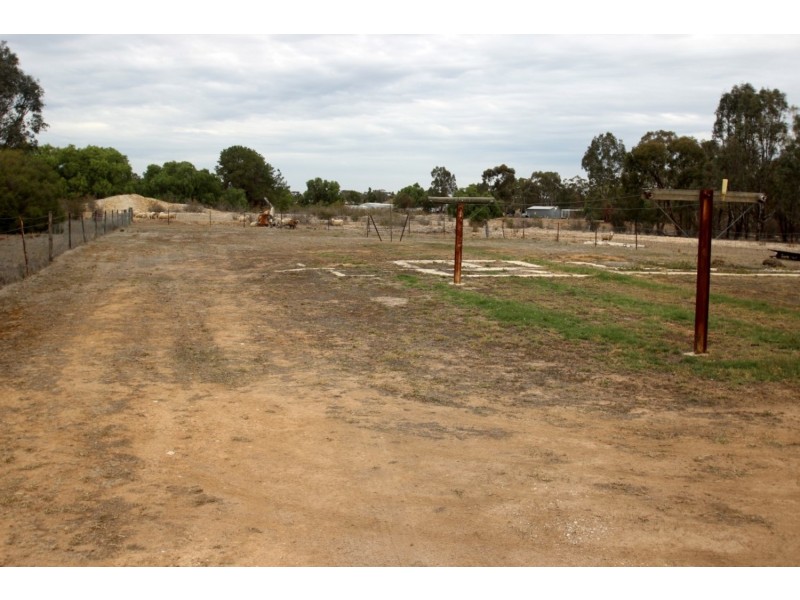 398 Bet Bet Creek Road, Bowenvale VIC 3465