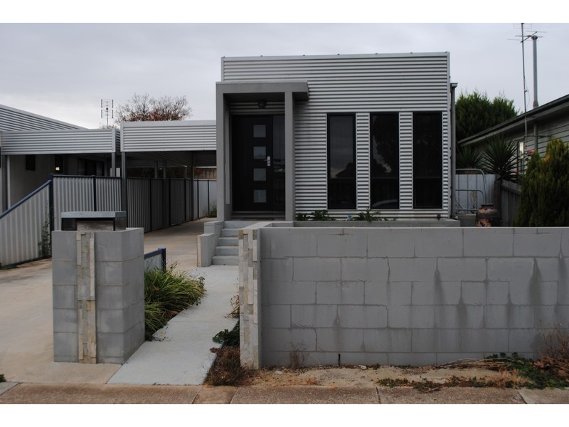 27b Majorca Road, Maryborough VIC 3465