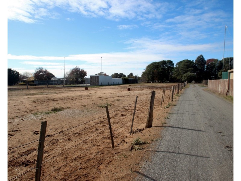 24 Church Street, Carisbrook VIC 3464