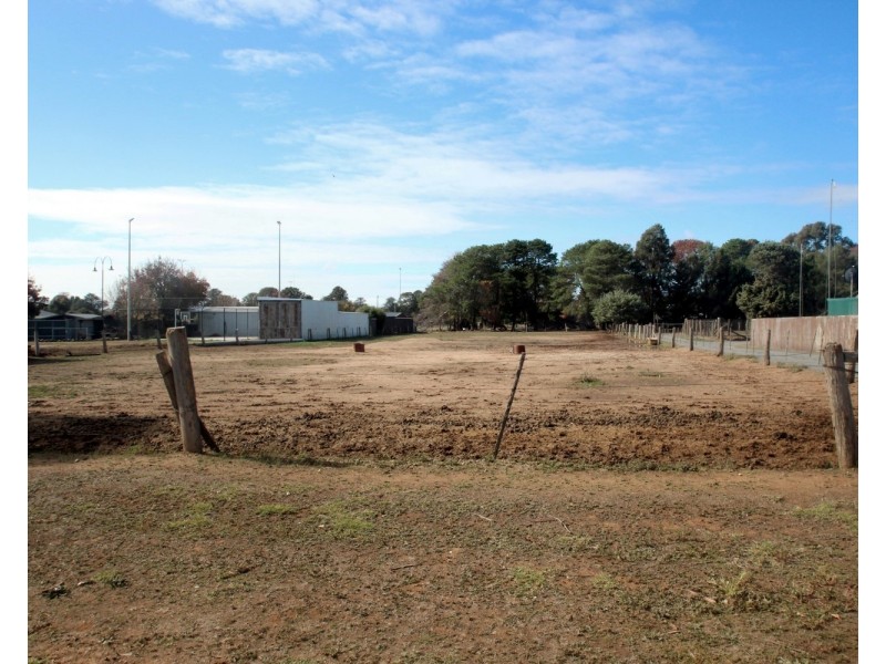 24 Church Street, Carisbrook VIC 3464