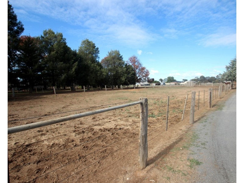 24 Church Street, Carisbrook VIC 3464