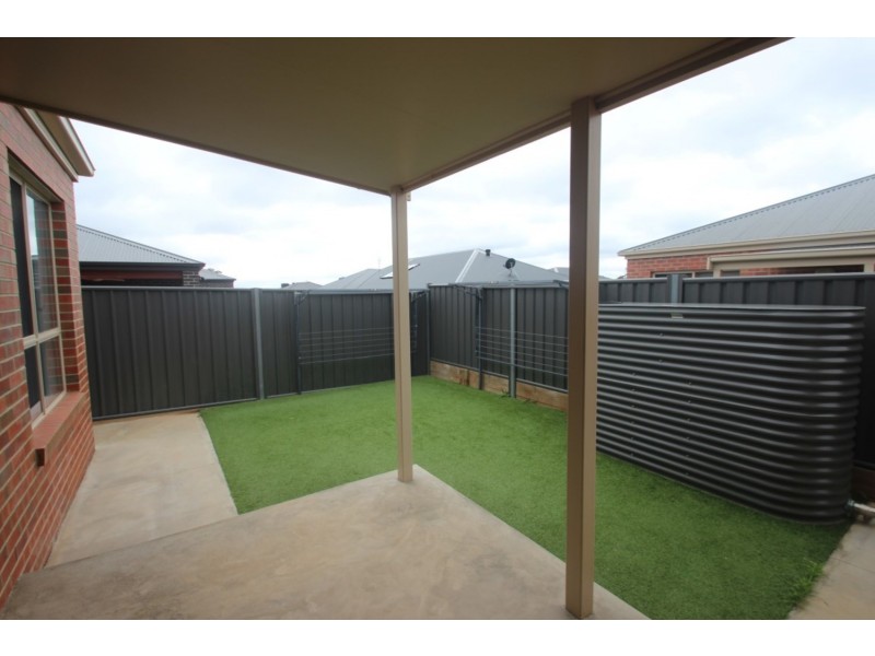 3/6 Lowery Court, Maryborough VIC 3465