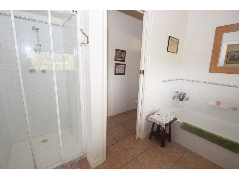 42 Walter’s Lane, Warrenmang VIC 3478