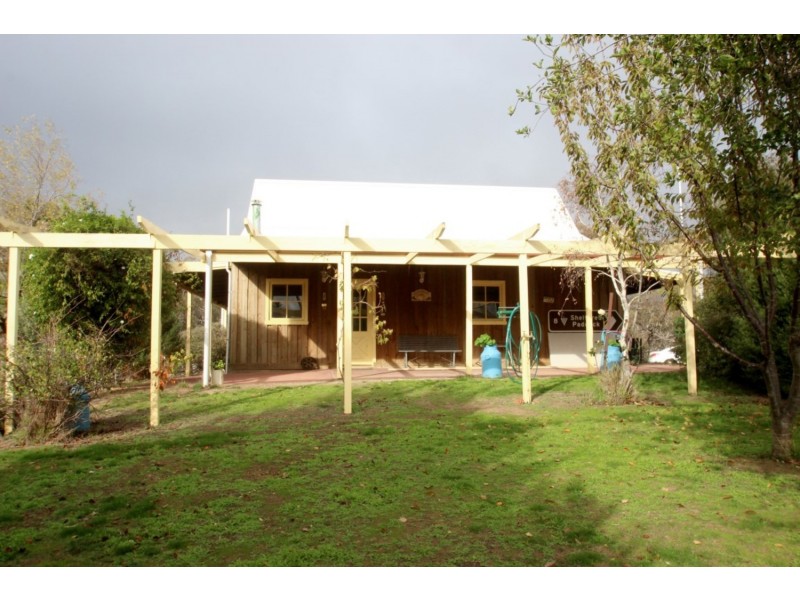 42 Walter’s Lane, Warrenmang VIC 3478