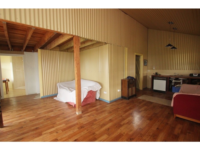 42 Walter’s Lane, Warrenmang VIC 3478