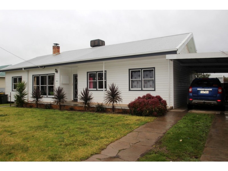 9 Faraday Street, Avoca VIC 3467