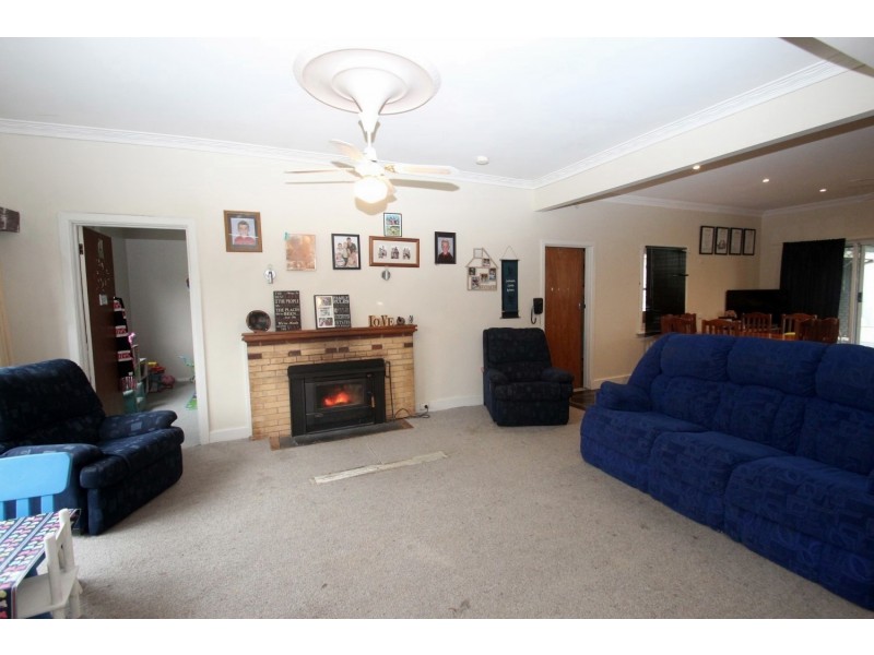 9 Faraday Street, Avoca VIC 3467