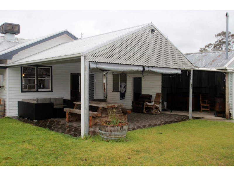 9 Faraday Street, Avoca VIC 3467