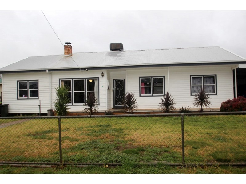 9 Faraday Street, Avoca VIC 3467