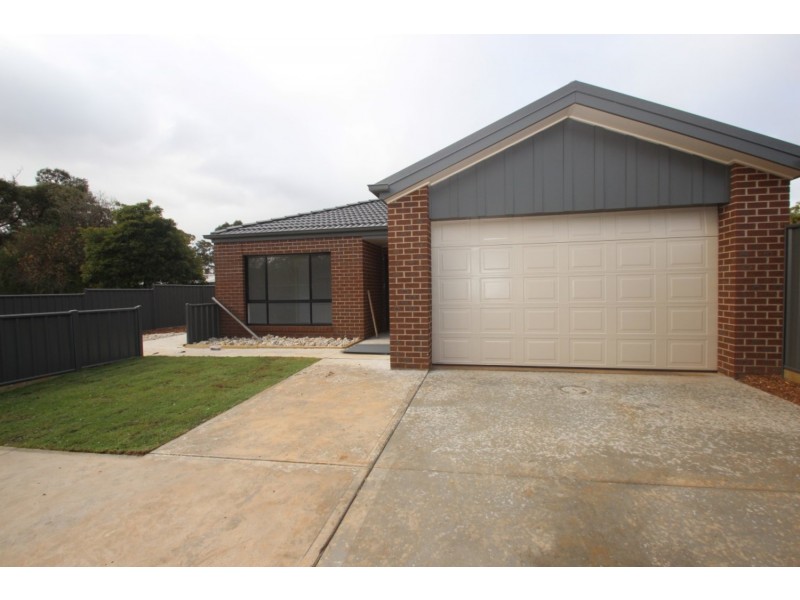 Unit 2/164 Gillies Street, Maryborough VIC 3465