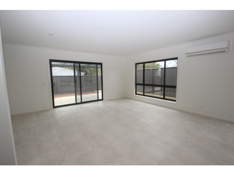 Unit 2/164 Gillies Street, Maryborough VIC 3465