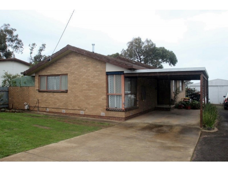 8 Henry Street, Maryborough VIC 3465