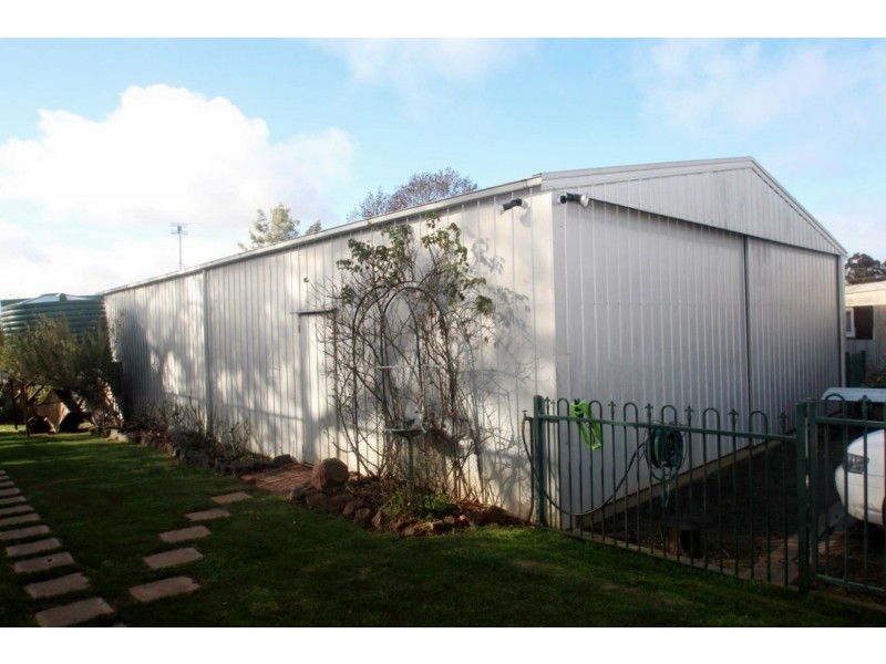 8 Henry Street, Maryborough VIC 3465