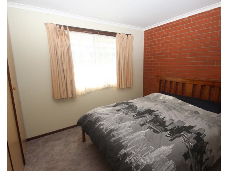 1/8 McPherson Avenue, Maryborough VIC 3465