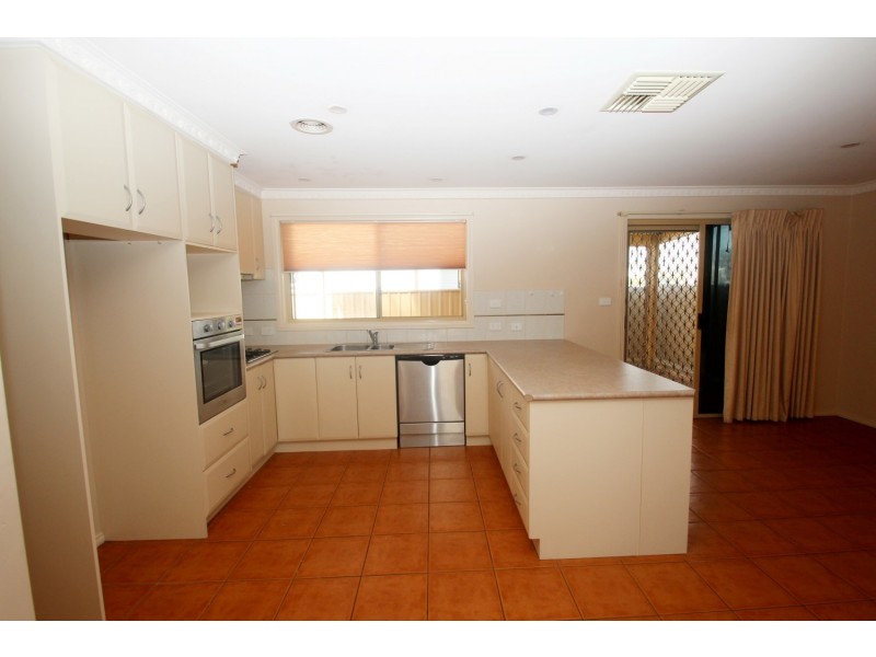 1/74 Park Road, Maryborough VIC 3465