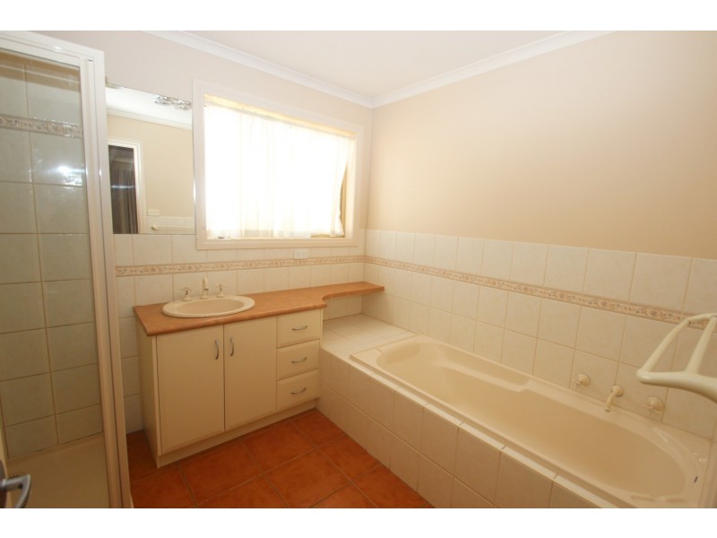 1/74 Park Road, Maryborough VIC 3465