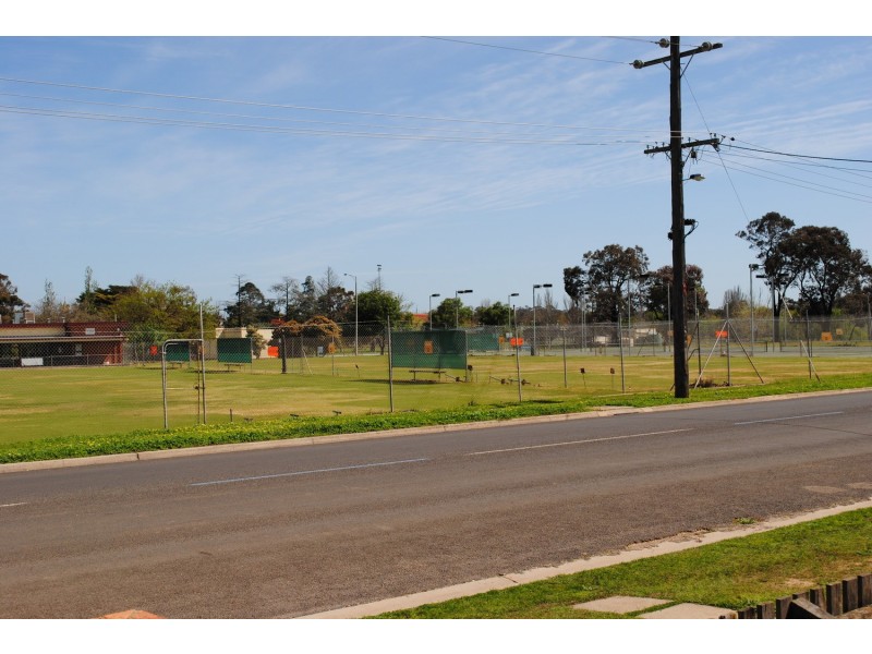 2/94 Burns Street, Maryborough VIC 3465