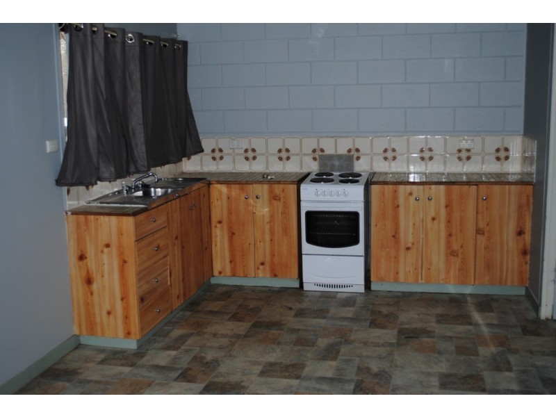 8/11-15 Mimosa, Maryborough VIC 3465