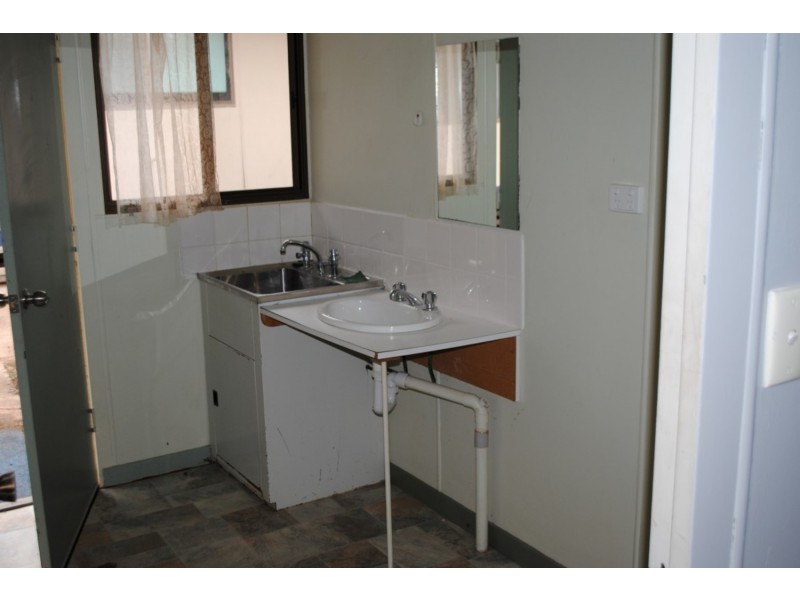 8/11-15 Mimosa, Maryborough VIC 3465