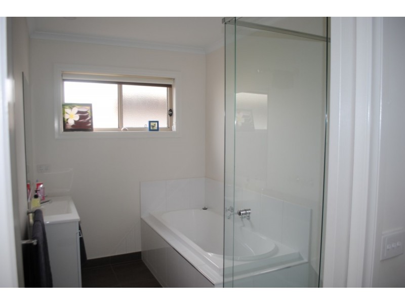 2/37 Hilton Street, Maryborough VIC 3465