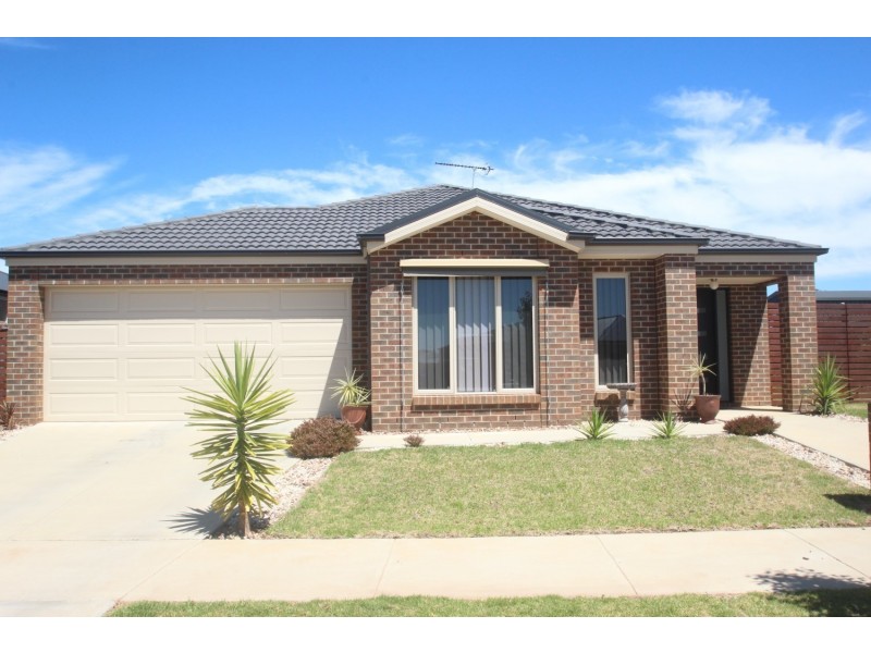 19 Whirrakee Drive, Maryborough VIC 3465