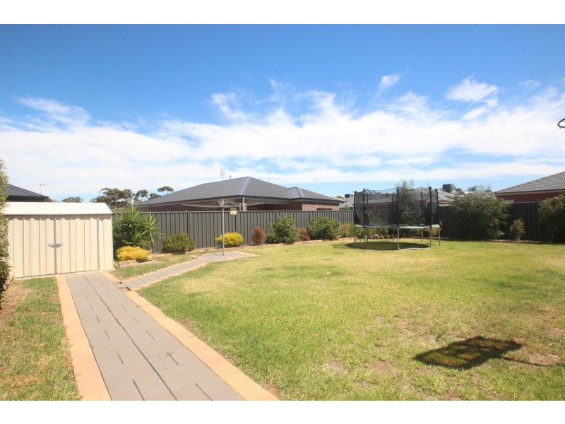 19 Whirrakee Drive, Maryborough VIC 3465