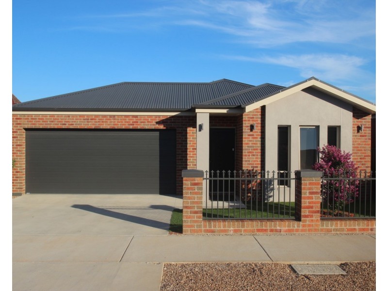 16 B Palmerston Street, Maryborough VIC 3465