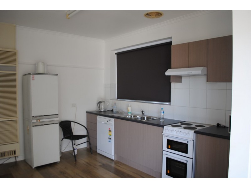 8 Porter Avenue, Maryborough VIC 3465