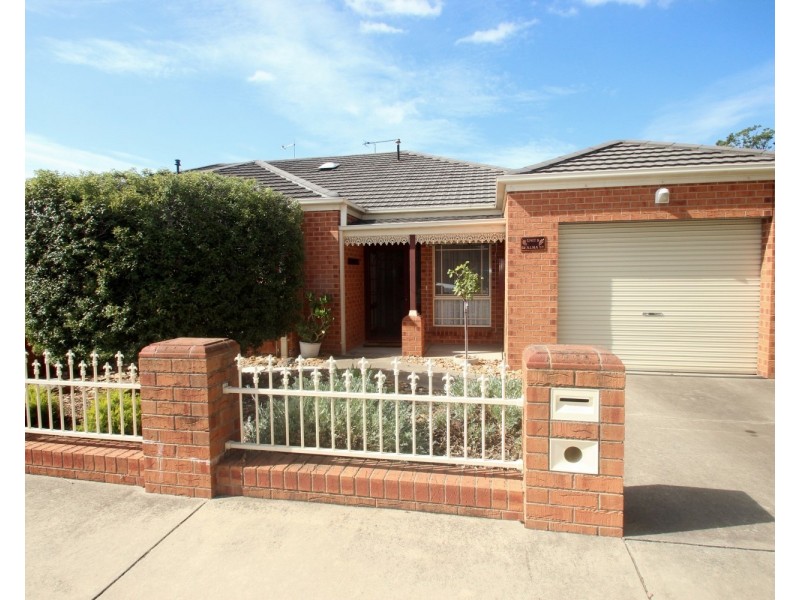 2/52 Alma Street, Maryborough VIC 3465