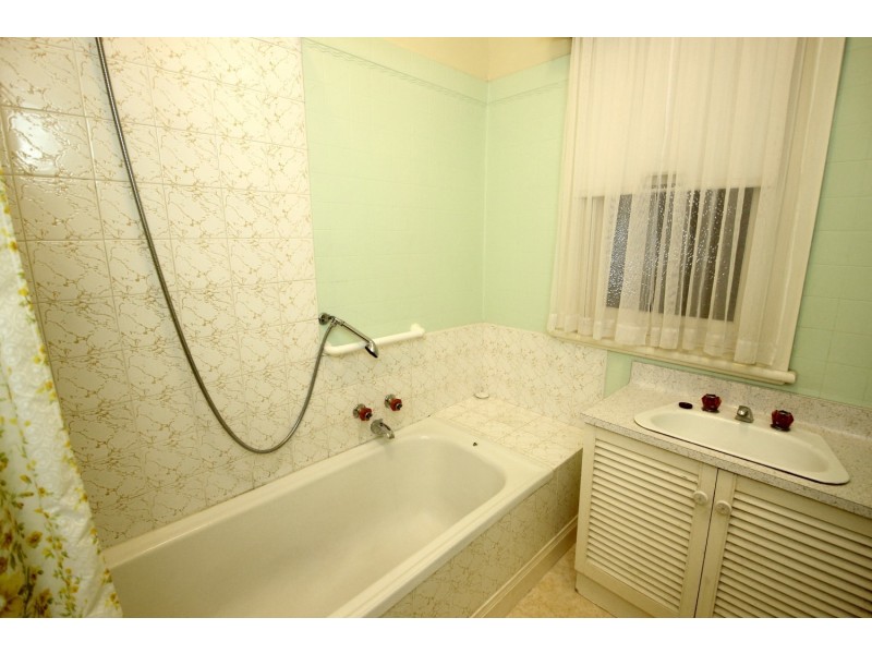 36 Majorca Road, Maryborough VIC 3465