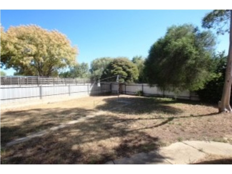 16 Majorca Road, Maryborough VIC 3465