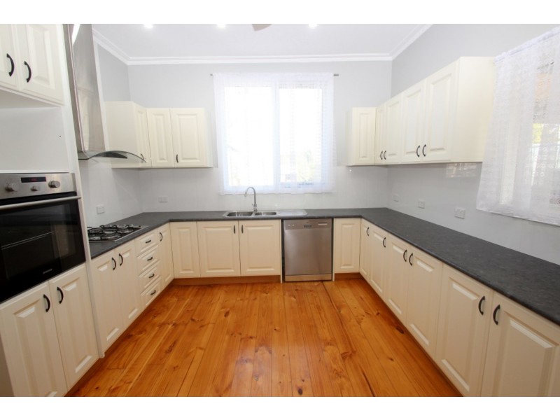 24 Raglan Street, Maryborough VIC 3465