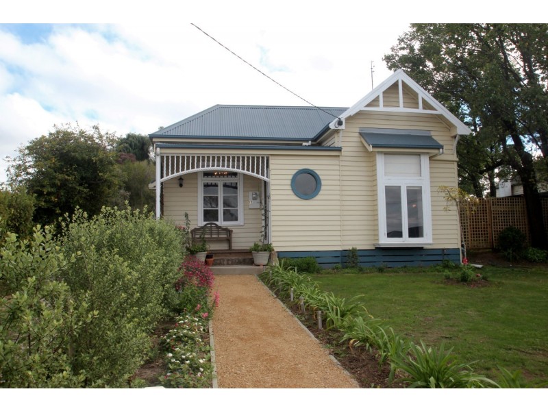 15 Barkly Street, Maryborough VIC 3465