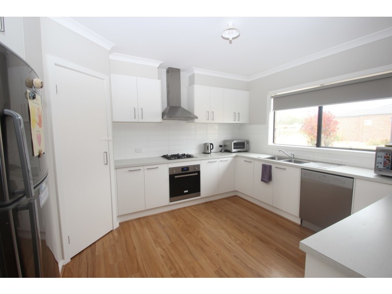 28 Whirrakee Drive, Maryborough VIC 3465