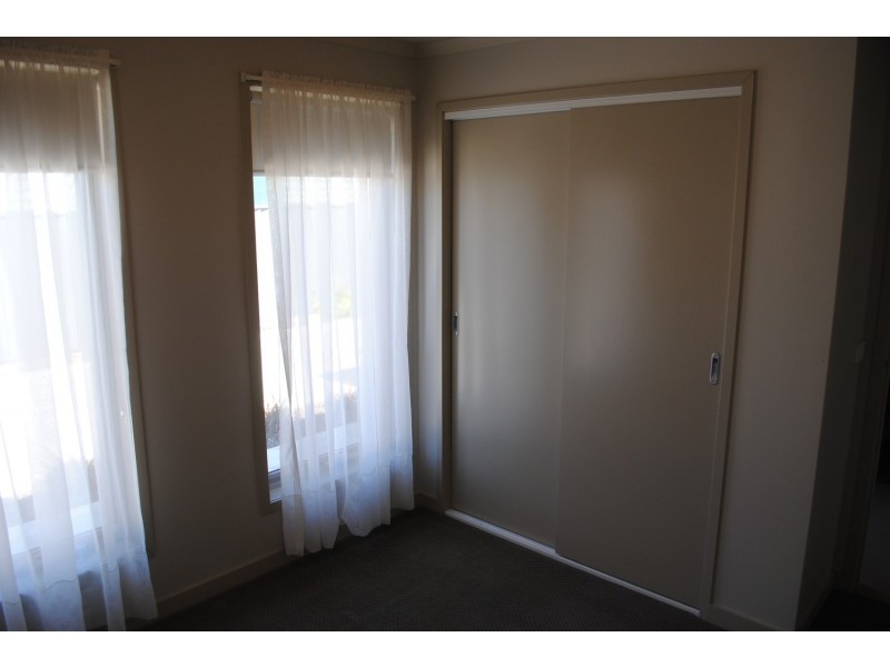 2/176 Park Road, Maryborough VIC 3465