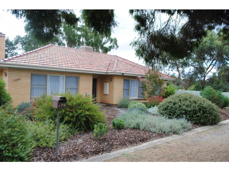 129 Gillies Street, Maryborough VIC 3465