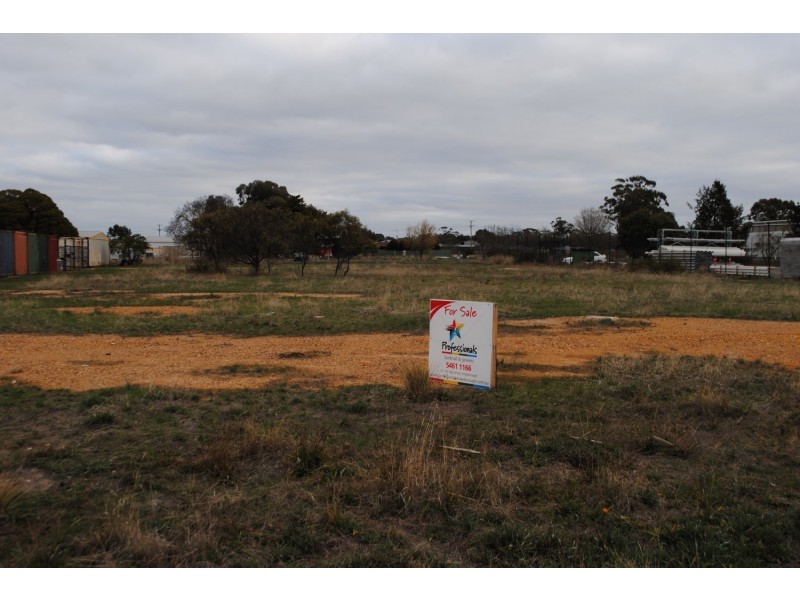 15 Drive In Court, Maryborough VIC 3465