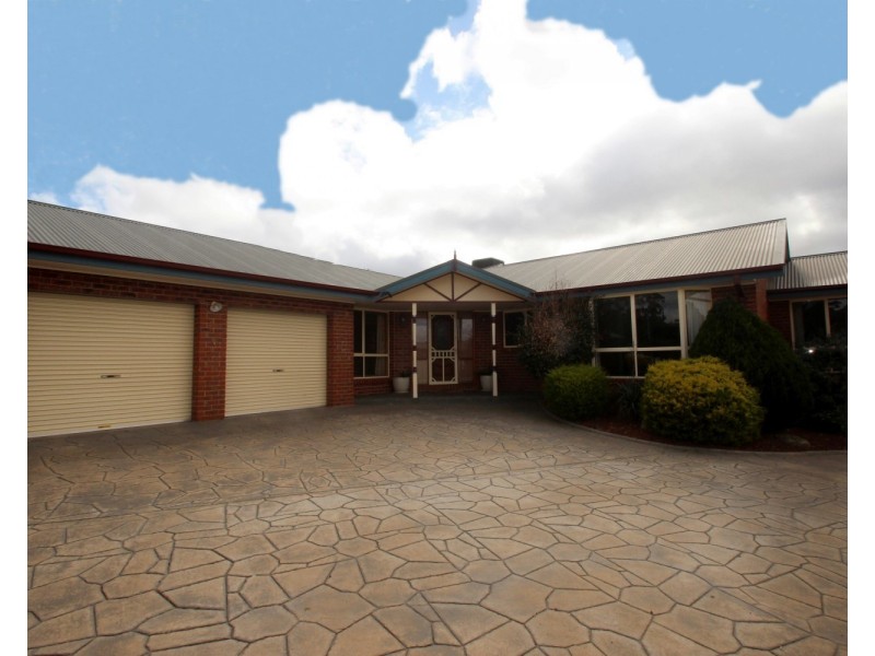 6 Luke Court, Maryborough VIC 3465