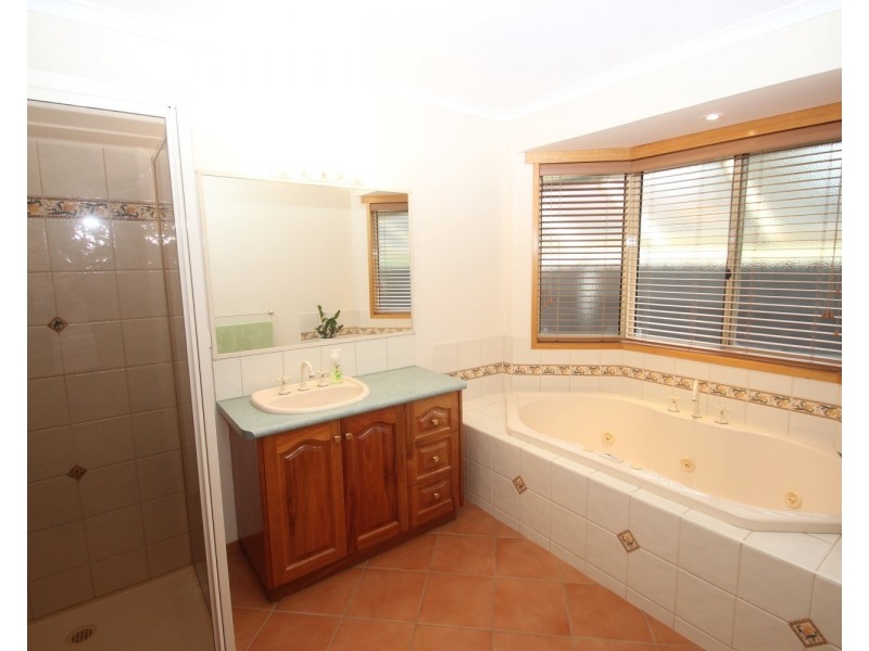 6 Luke Court, Maryborough VIC 3465